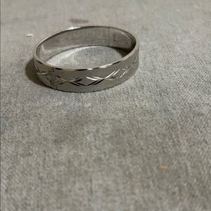 Chic Silver Patterned Bracelet